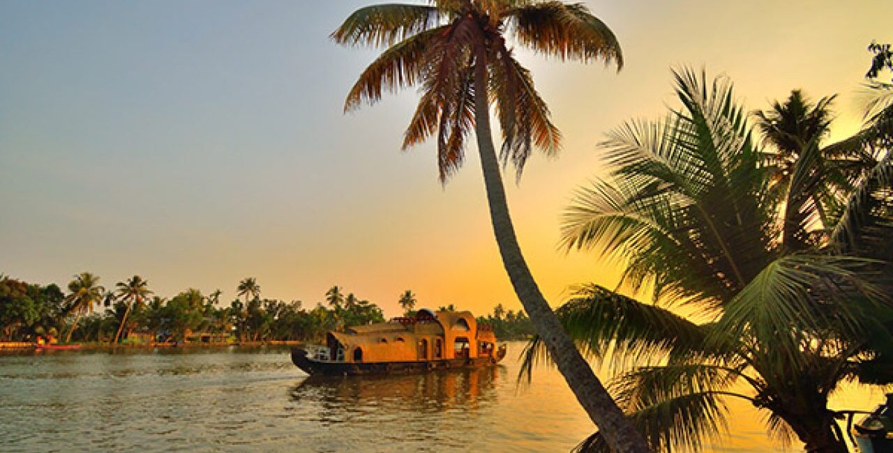 Kerala Honeymoon Packages With Houseboat