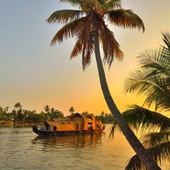 Kerala Honeymoon Packages With Houseboat